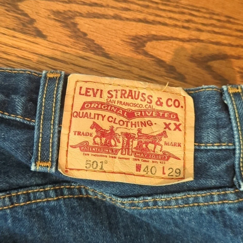 Levi's classic straight leg 501 Button fly front Blue denim jeans W40 L29